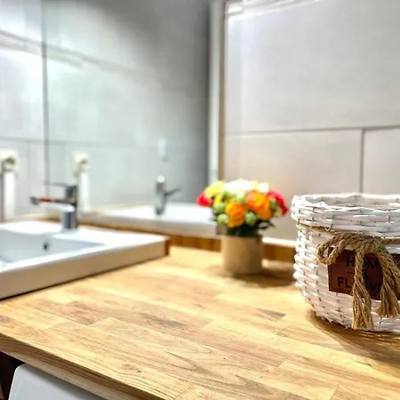 Apartment Plain-pied 4 Pers - Piscine - Parking *